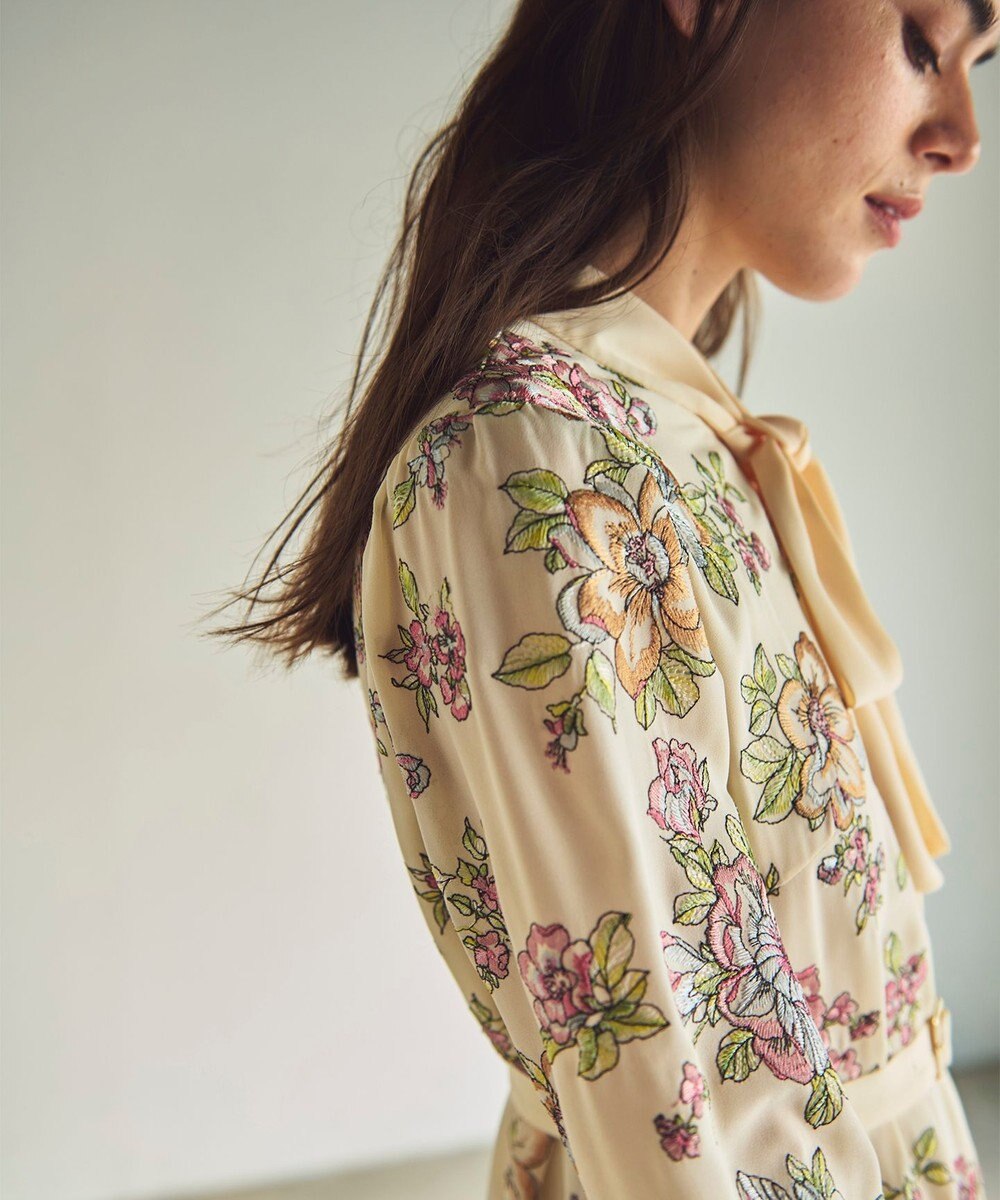 GRACE CONTINENTAL フラワー刺繍ボウタイワンピース 