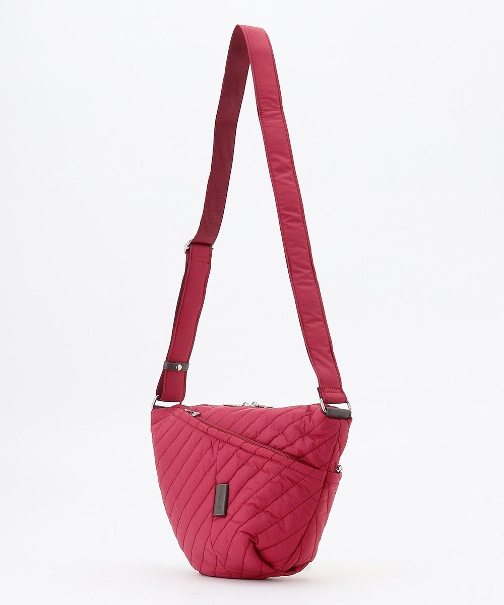 Y'SACCS ナイロンキルティングボディバッグ 