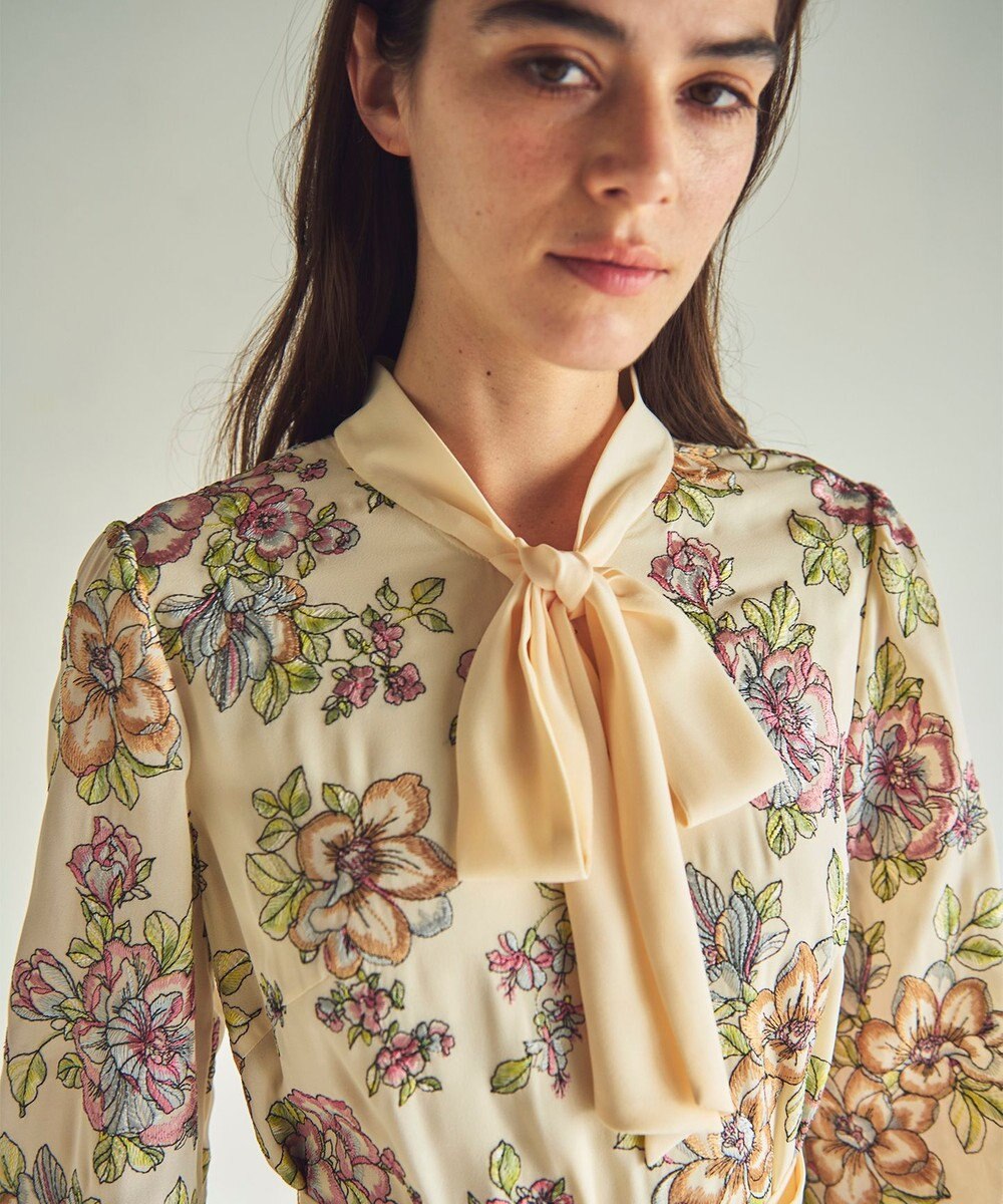 GRACE CONTINENTAL フラワー刺繍ボウタイワンピース 