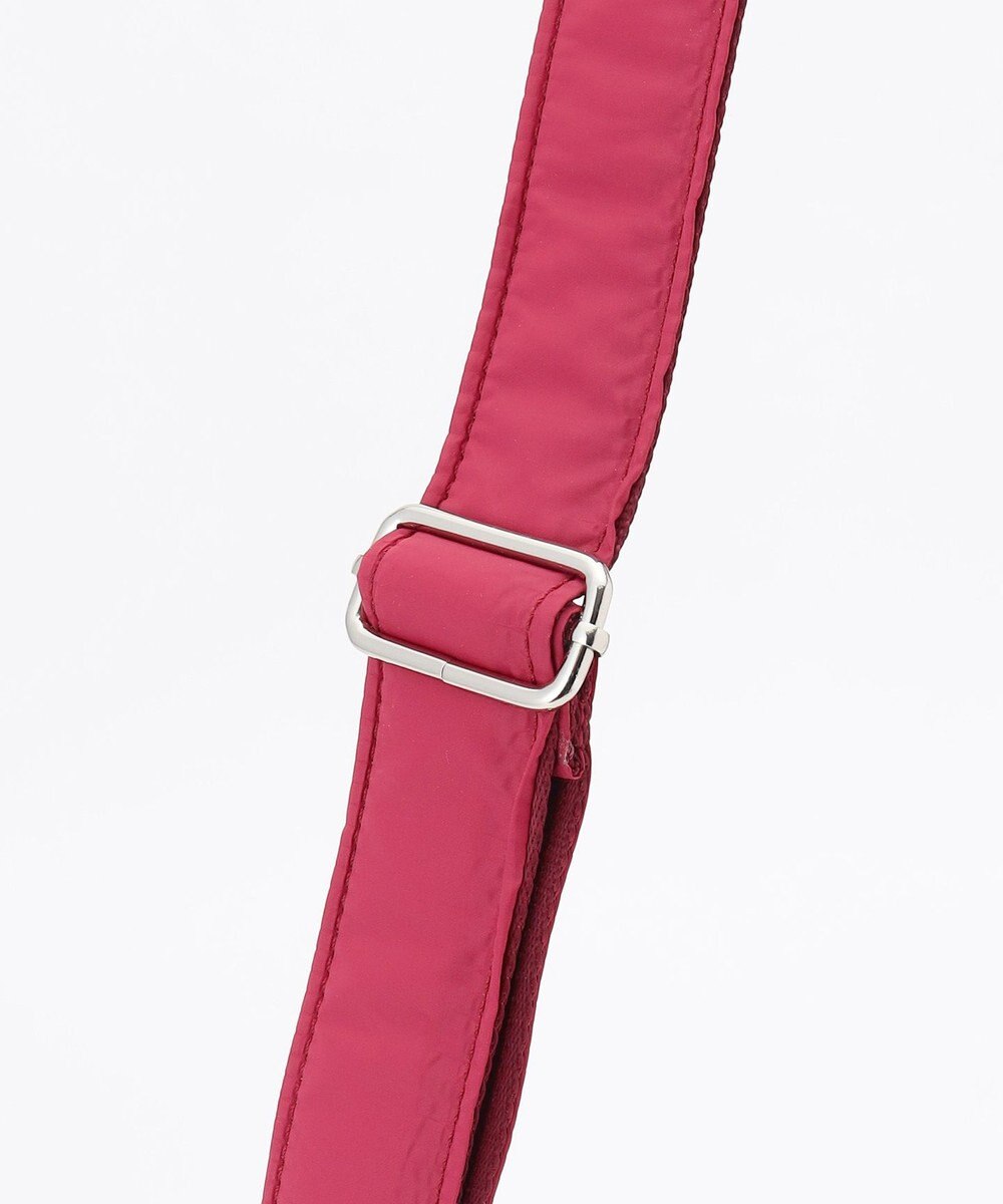 Y'SACCS ナイロンキルティングボディバッグ 