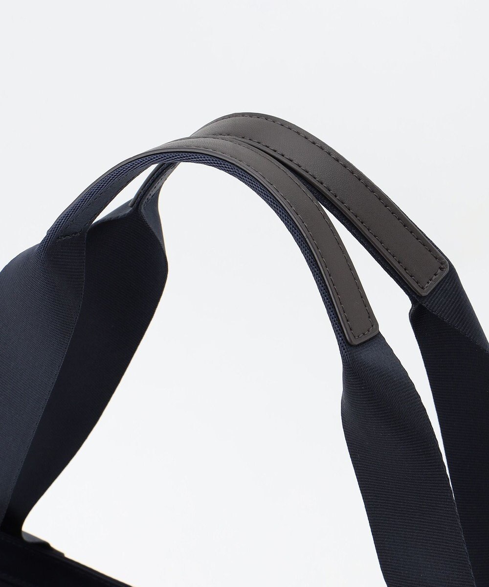 LA BAGAGERIE 【LA BAGAGERIE×HELLO KITTY】リボンチャーム付き　デイリートート　Mサイズ 