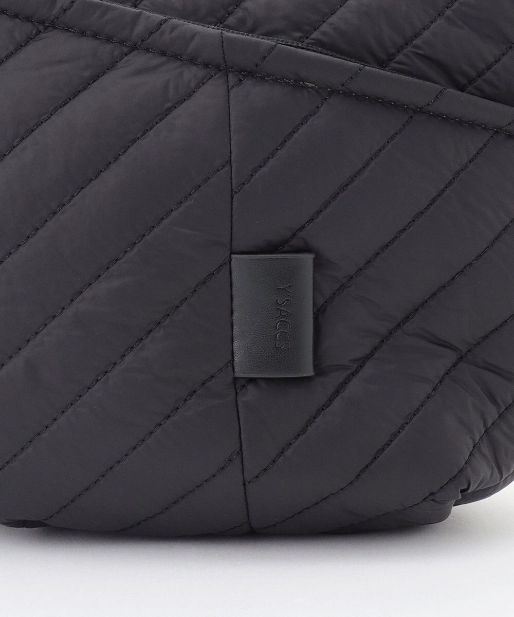 Y'SACCS ナイロンキルティングボディバッグ 