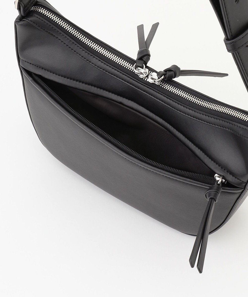 Y'SACCS ハーフムーンボディショルダーバッグ 