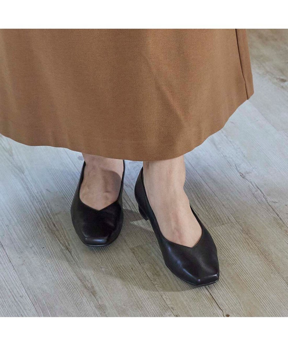 ing <ing>スクエアトゥVカットパンプス 