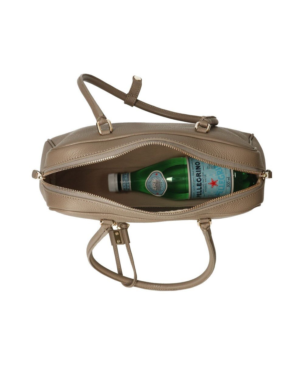 INTER-CHAUSSURES 【CHRISTIAN VILLA】チャーム付きシュリンクレザーハンドバッグ 