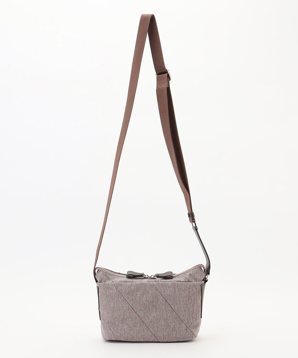 Y'SACCS ストリームラインポシェット 