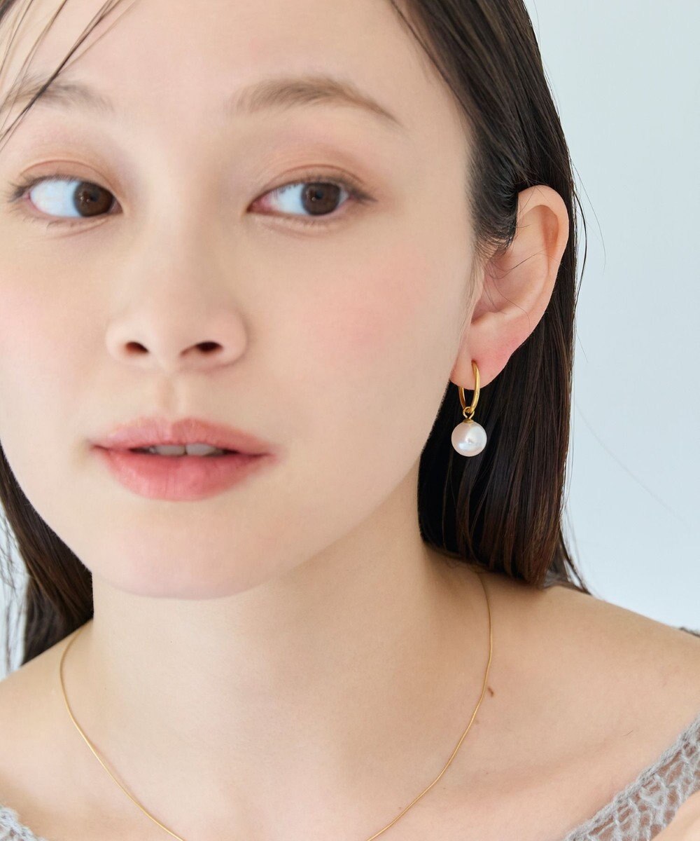 Phoebe 〈金属アレルギー対応〉バランスパールフープイヤリング　ゴールド/ステンレス/大ぶり/存在感◎/主役級 