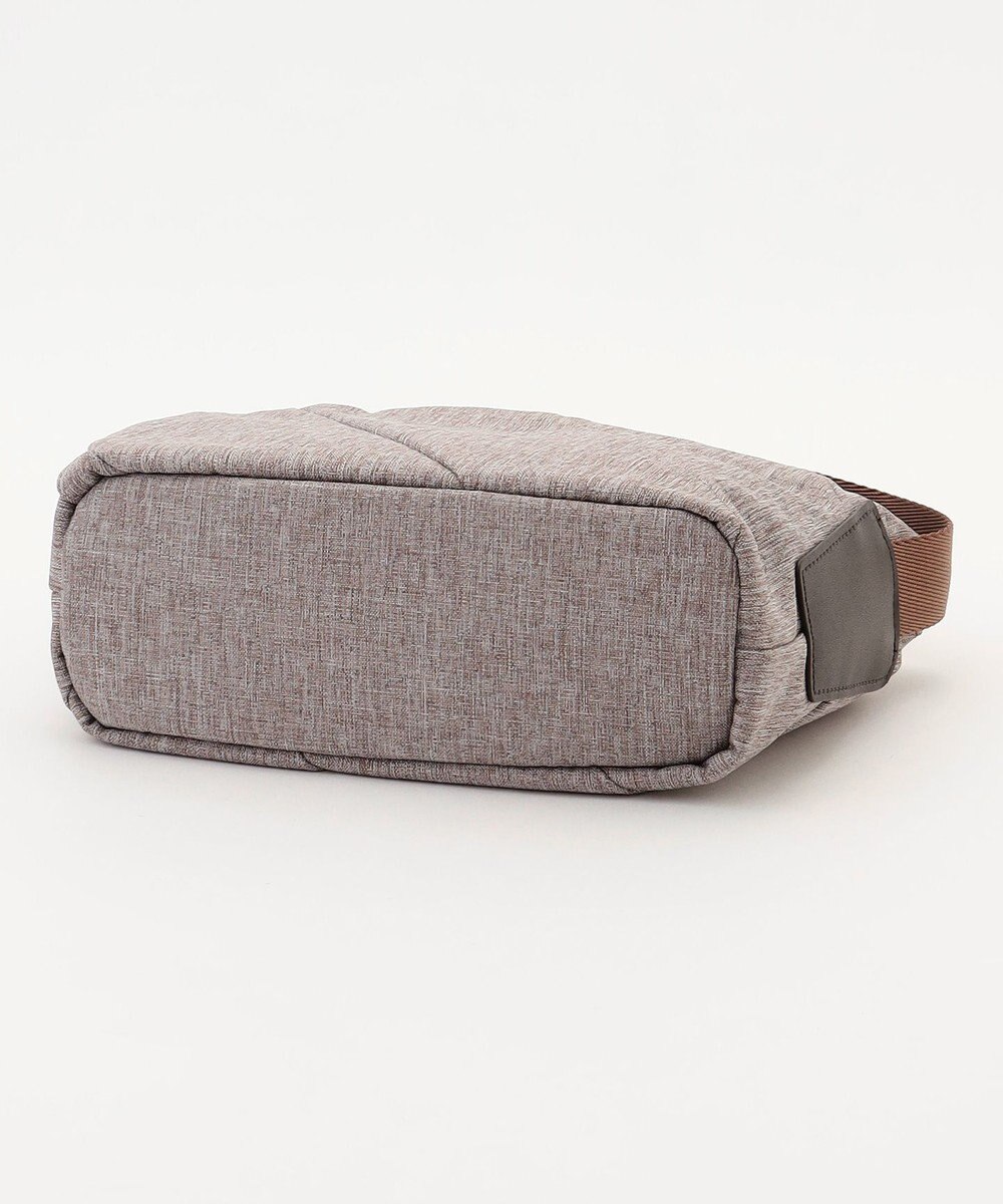 Y'SACCS ストリームラインポシェット 