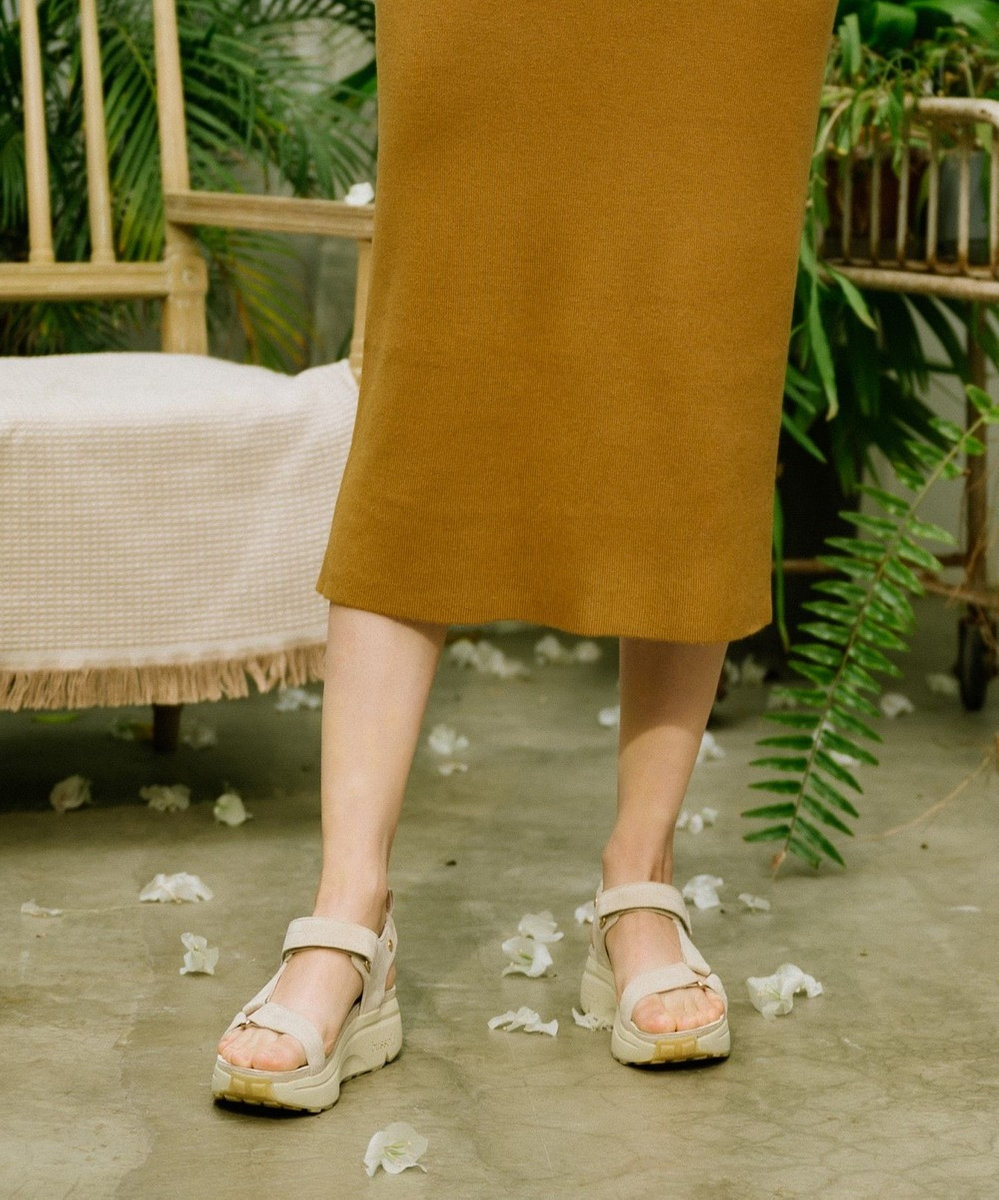 INTER-CHAUSSURES 【BUSSOLA】厚底アンクルストラップサンダル 