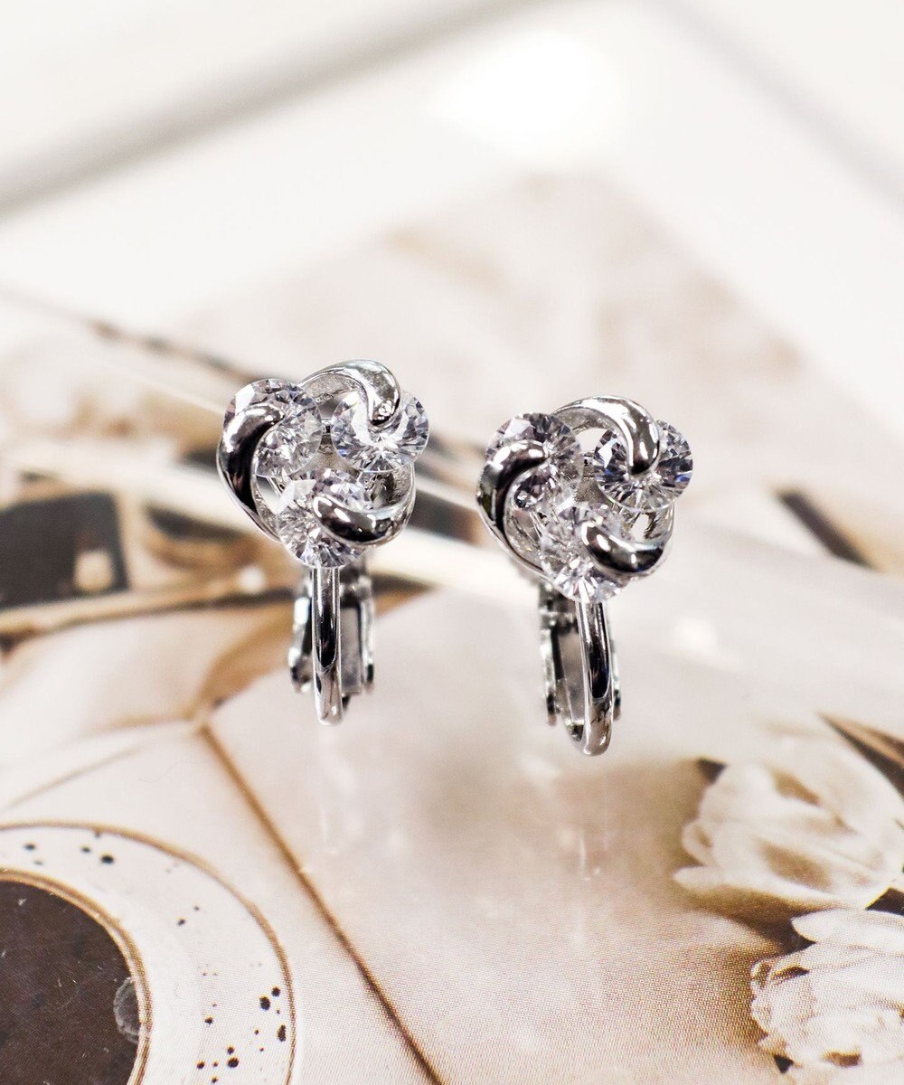 Tiaclasse 【安田美沙子さん着用・金属アレルギー対応】スウィングストーンピアス/イヤリング 