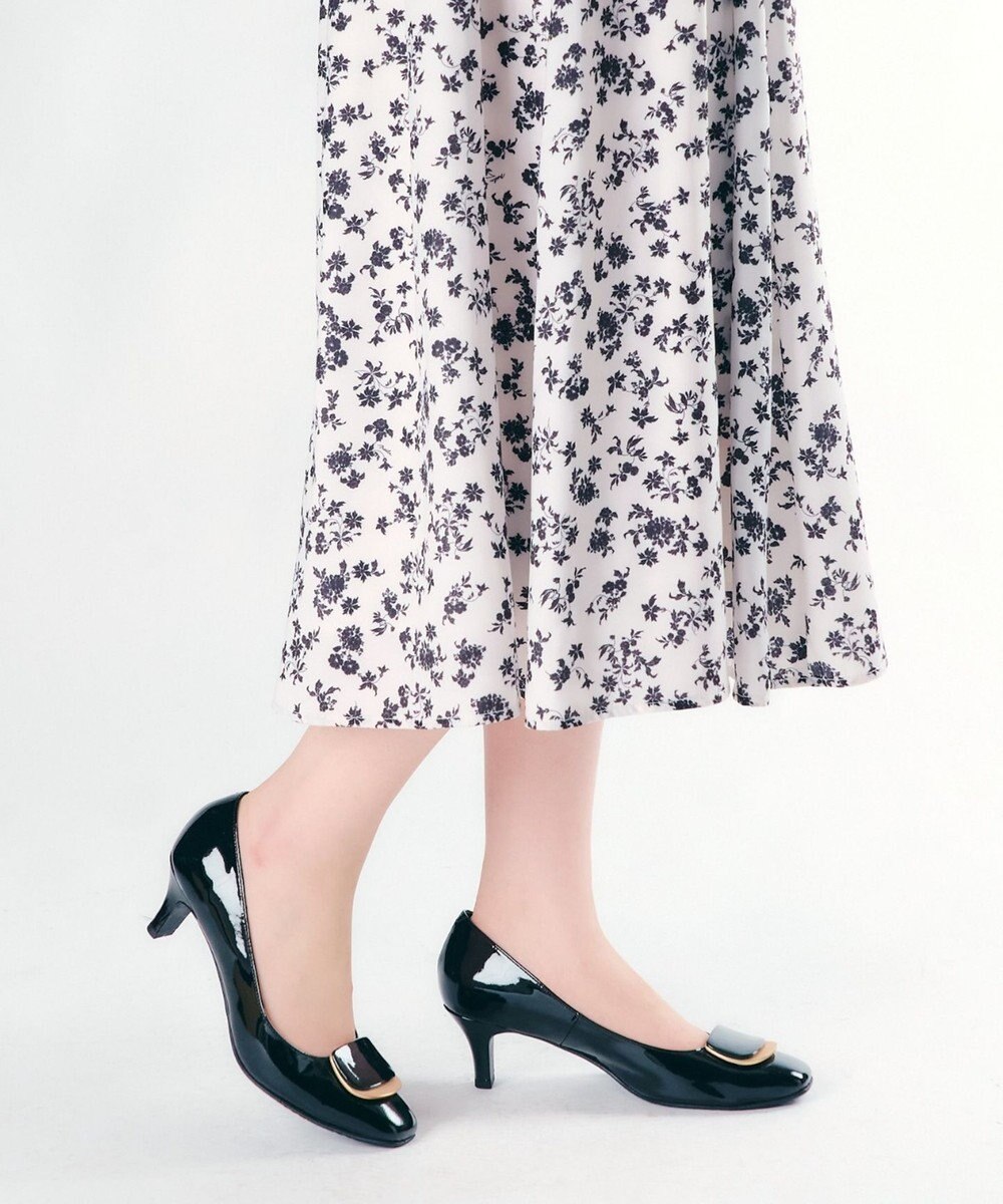 Dominic3 スクエアモチーフ レザーパンプス 