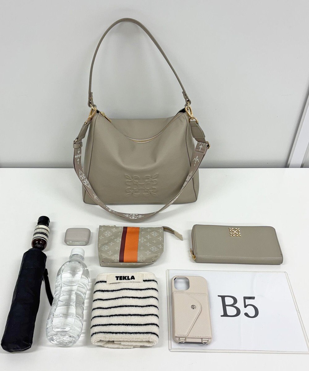 russet エンボスモノグラム2WAYショルダーバッグ(CE-1692) 