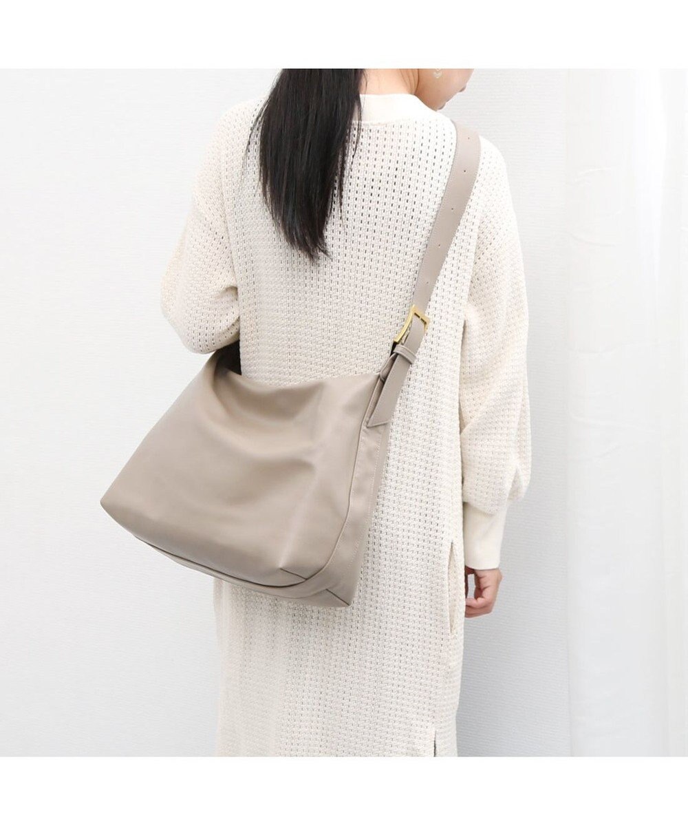 UNBILLION カシュカシュ cachecache / バックル付きビッグショルダー 