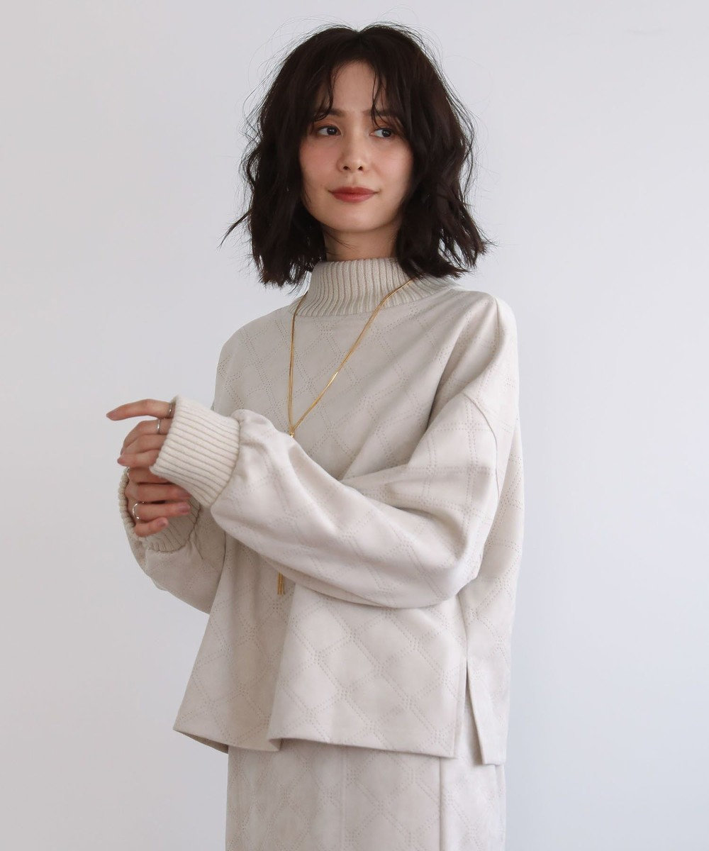 Green Parks ・ＥＬＥＮＣＡＲＥ　ＤＵＥ　エンボスプルオーバー 