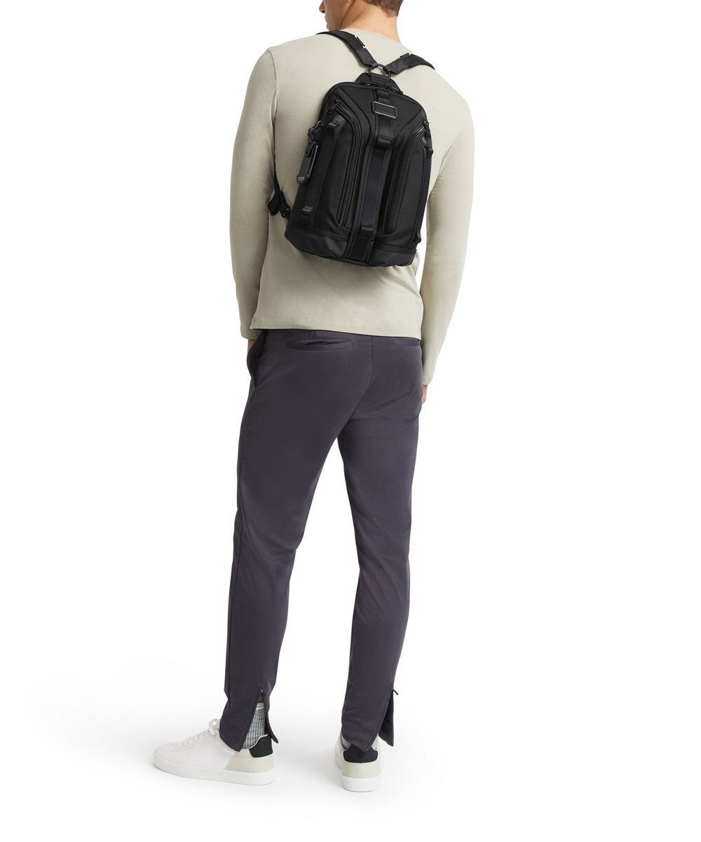 TUMI ALPHA BRAVO 「ナイト」スリング 