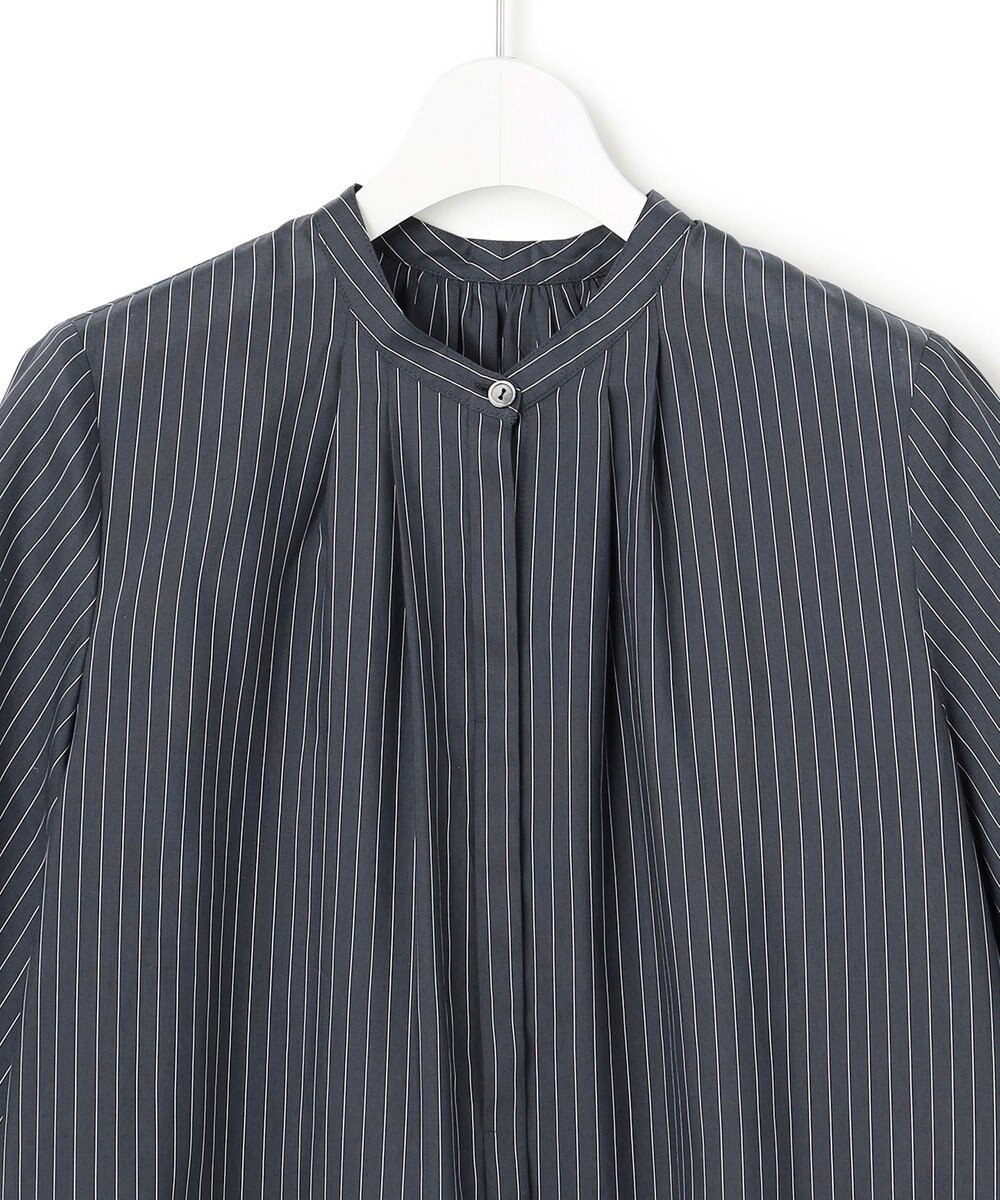 23区 【先行予約】ドライシアーストライプ フロントタック ブラウス 