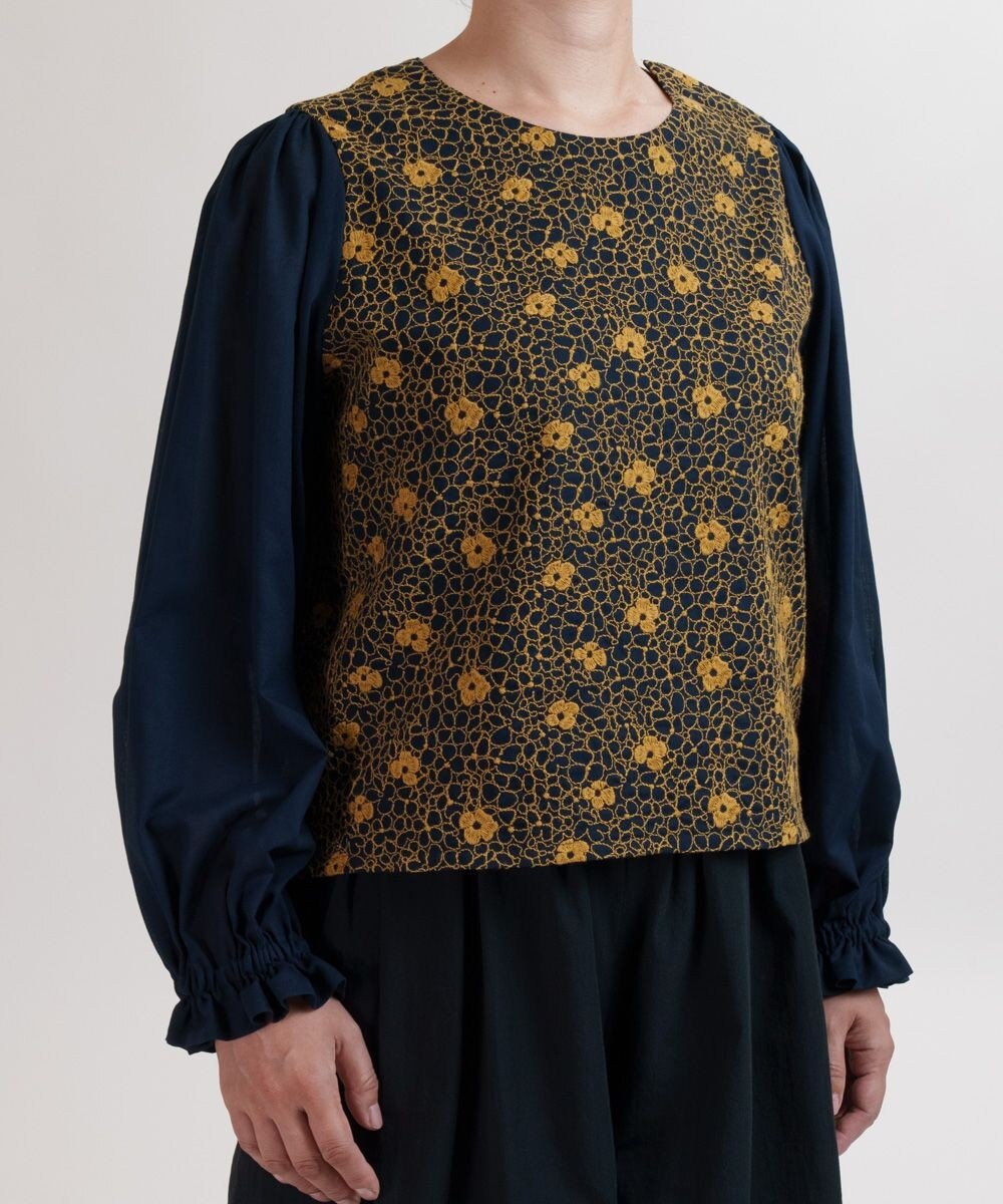 muuc 【手刺繍のような刺繍が美しい】ハイドランジア ブラウス 