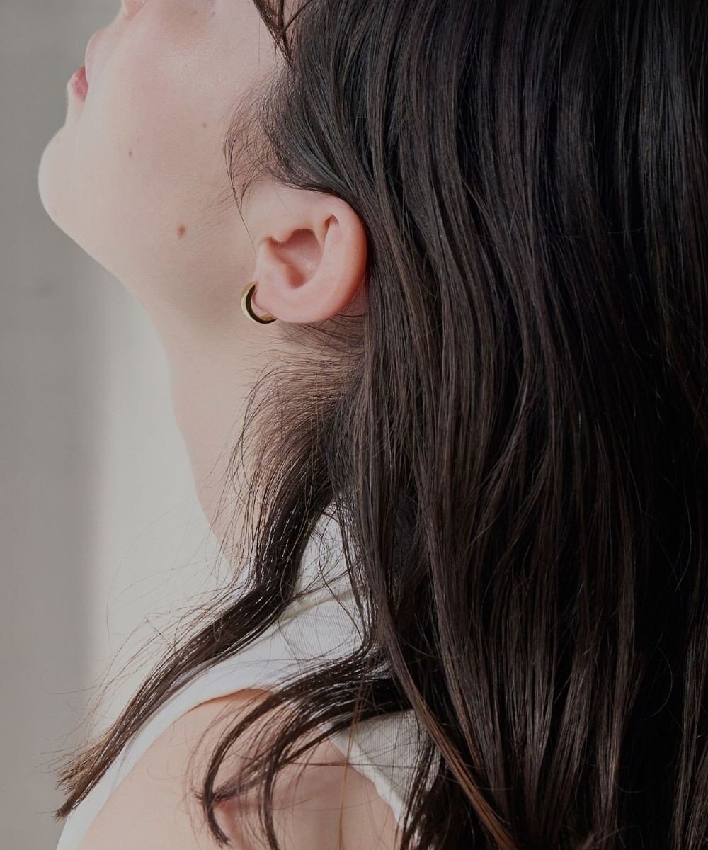 Phoebe 【金属アレルギー対応】ワンタッチワイドフープミニピアス　ゴールド/サージカルステンレス 