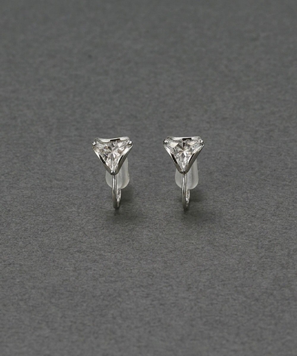 Phoebe 〈金属アレルギー対応/痛くないシリーズ〉モダントライアングルライトフィットイヤリング　シルバー/ニッケルフリー 