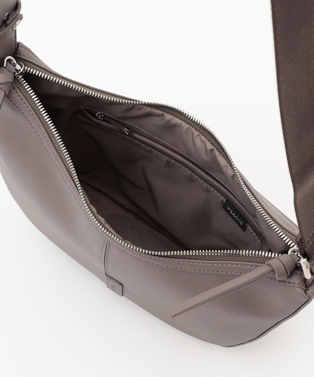 Y'SACCS ハーフムーンボディショルダーバッグ 