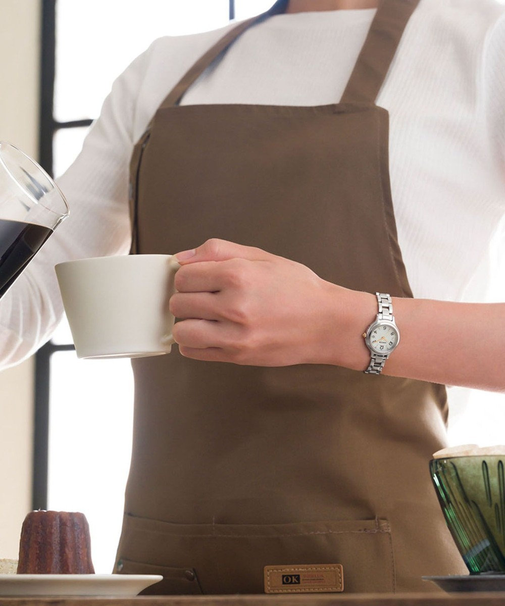 CITIZEN 【ソーラー電波】シンプルで使いやすい 小さめサイズ  秒針・日付つき  レトロクラシカルなテイスト 