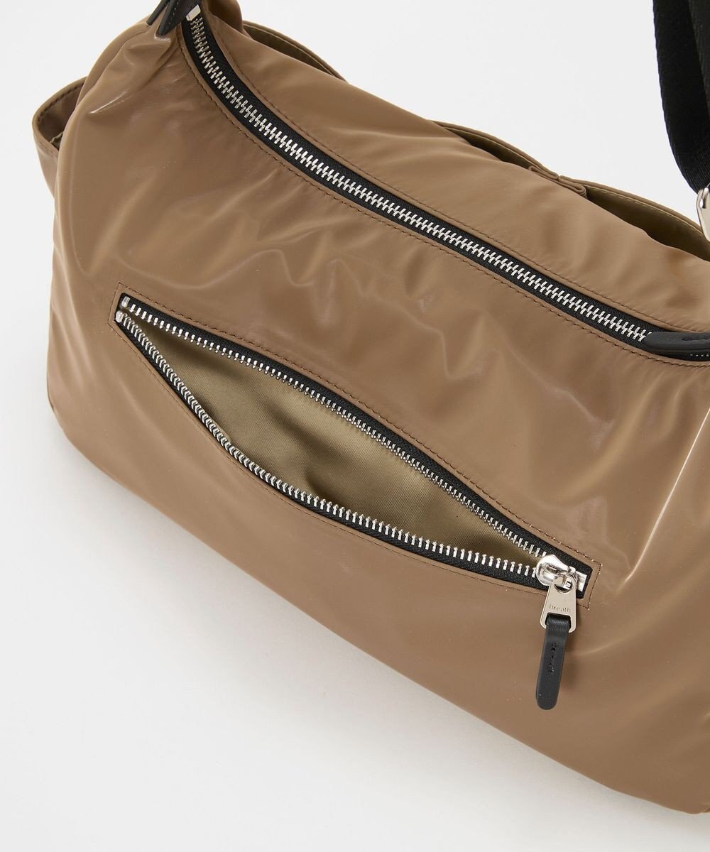 TOPKAPI 【Breath TOPKAPI】【軽量430g】Train 防水ポリエステル ワイド ショルダーバッグ 