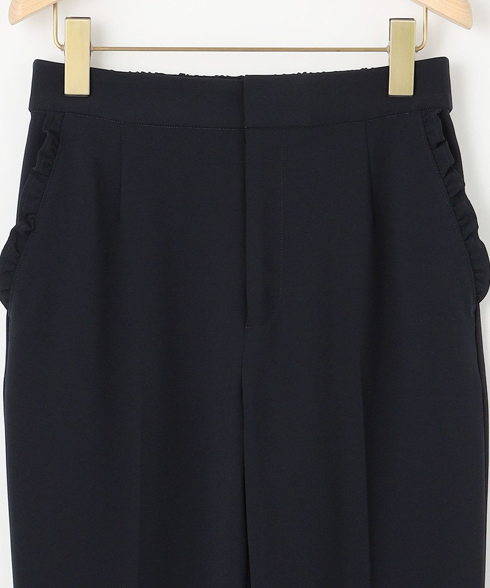 組曲 【KUMIKYOKU NAVY】コンフォータブルドレープフリル テーパードパンツ 