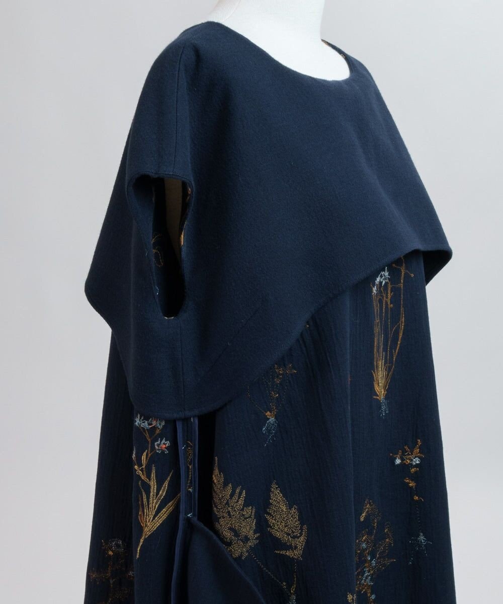 muuc ボタニカル刺繍のワンピースドレス 