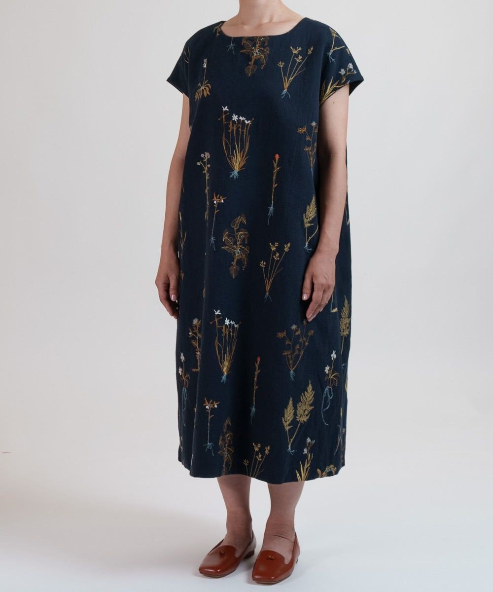 muuc ボタニカル刺繍のワンピースドレス 