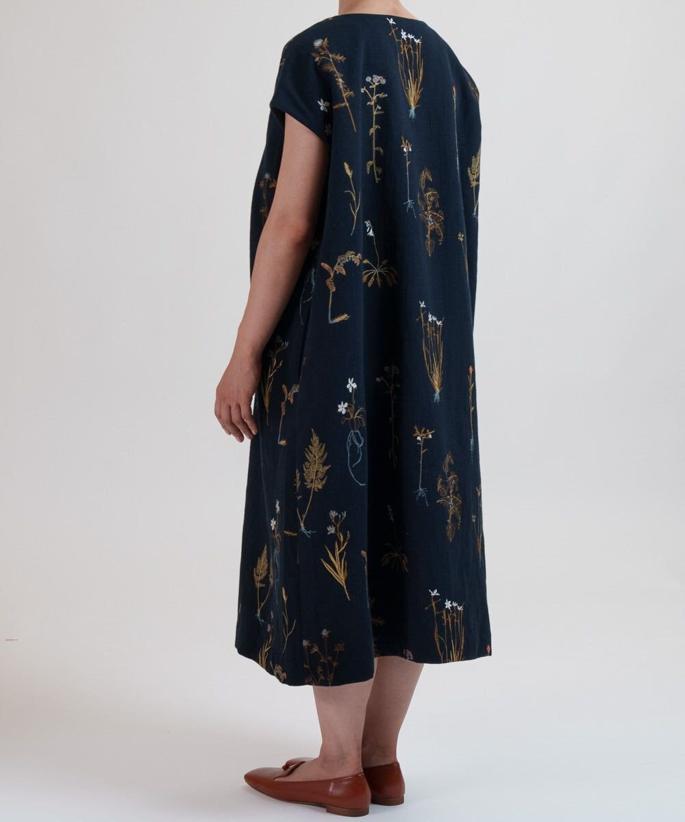 muuc ボタニカル刺繍のワンピースドレス 