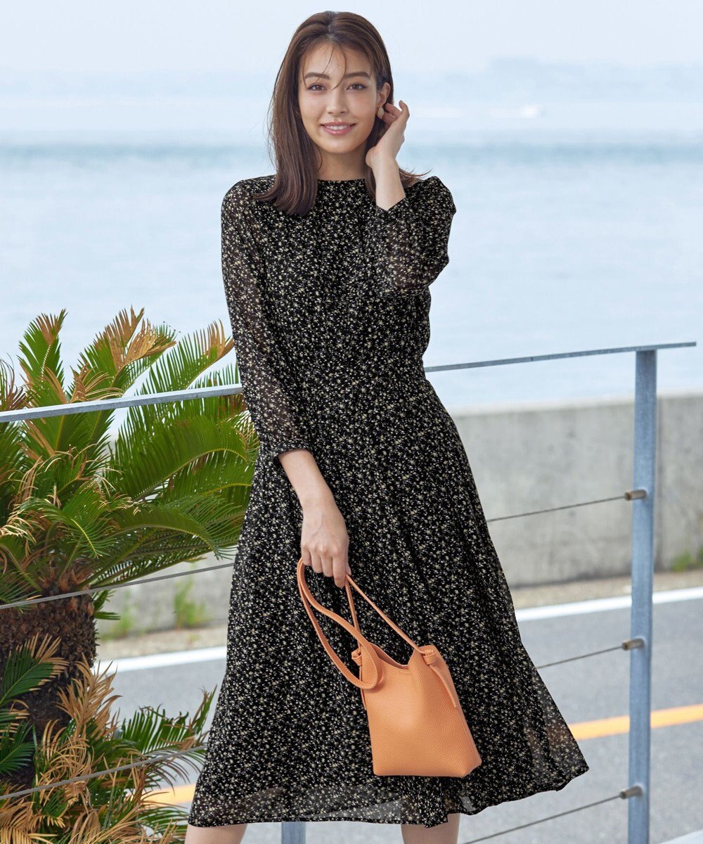 Tiaclasse L 【新色追加・洗える】花柄フリルドレープワンピース 