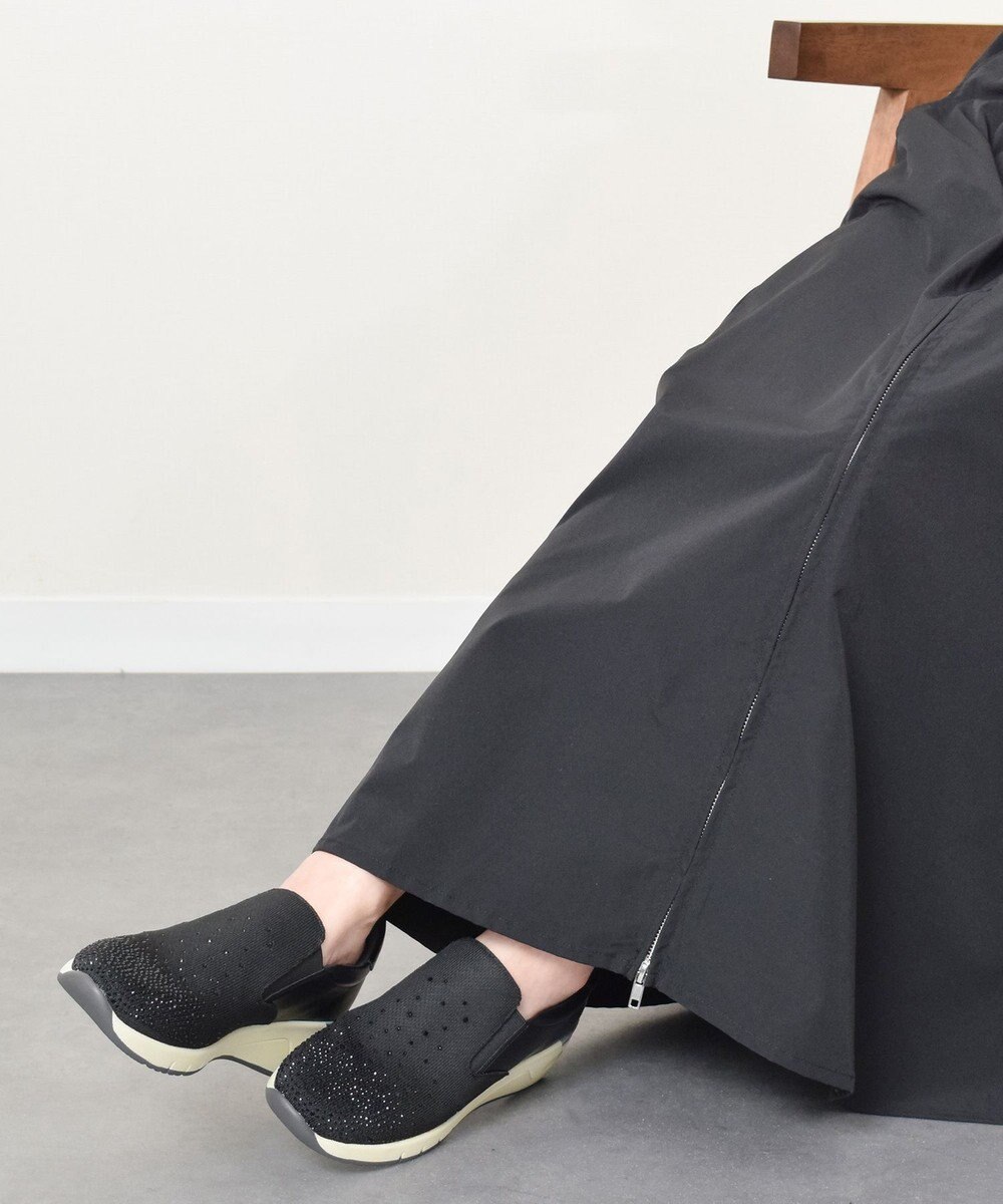 Bridget Birkin 【Round About】ラインストーンアクセントスリッポンスニーカー 