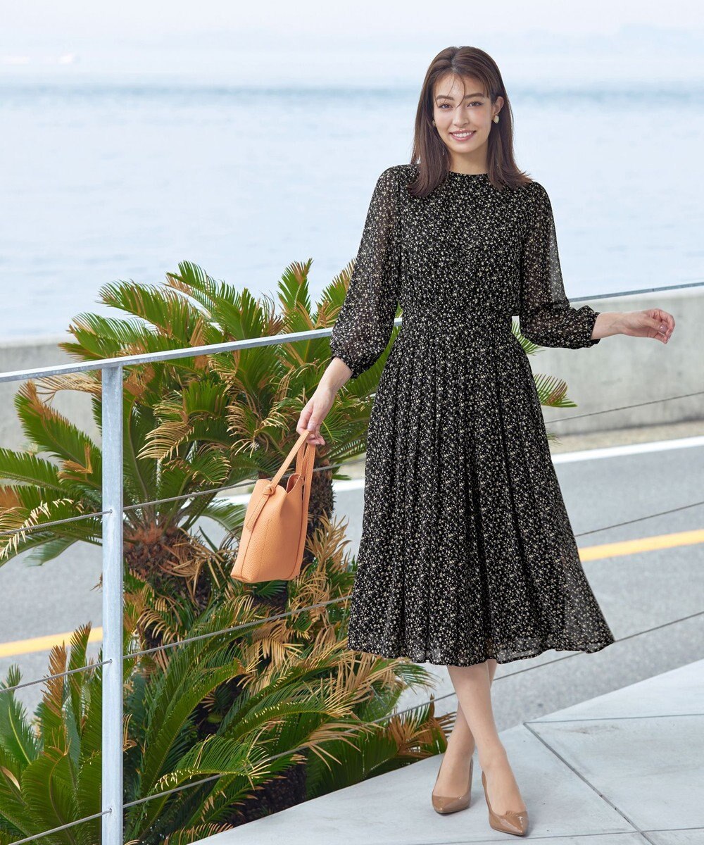 Tiaclasse L 【新色追加・洗える】花柄フリルドレープワンピース 