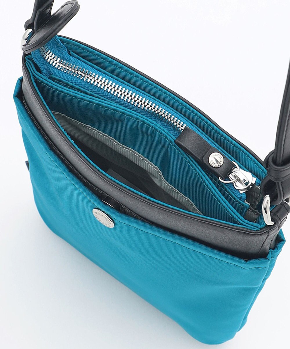 Y'SACCS 【大人のおしゃれ手帖11月号掲載】本上まなみ×Y'SACCS タックラウンドスマートポシェット 