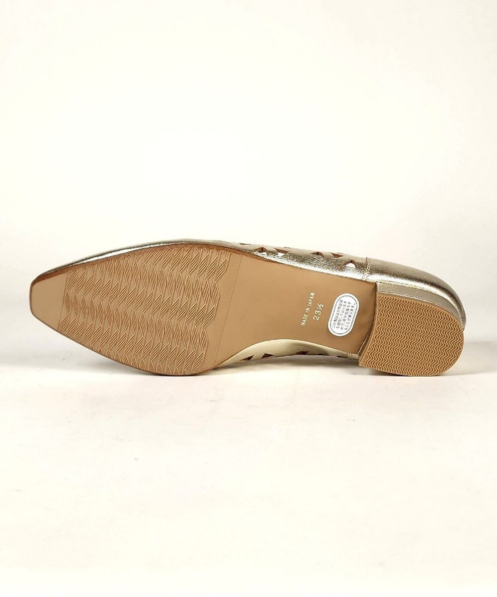 Dominic3 レーザーカット Vカットパンプス 