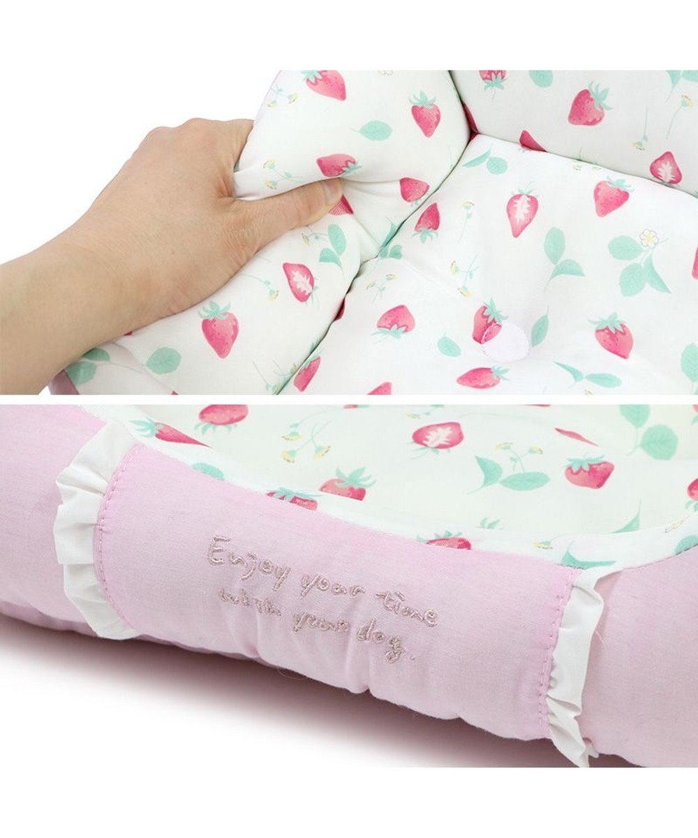 PET PARADISE ペットパラダイス クールカドラー 角型《いちご＆お花柄》 超小型犬 38×32cm S 