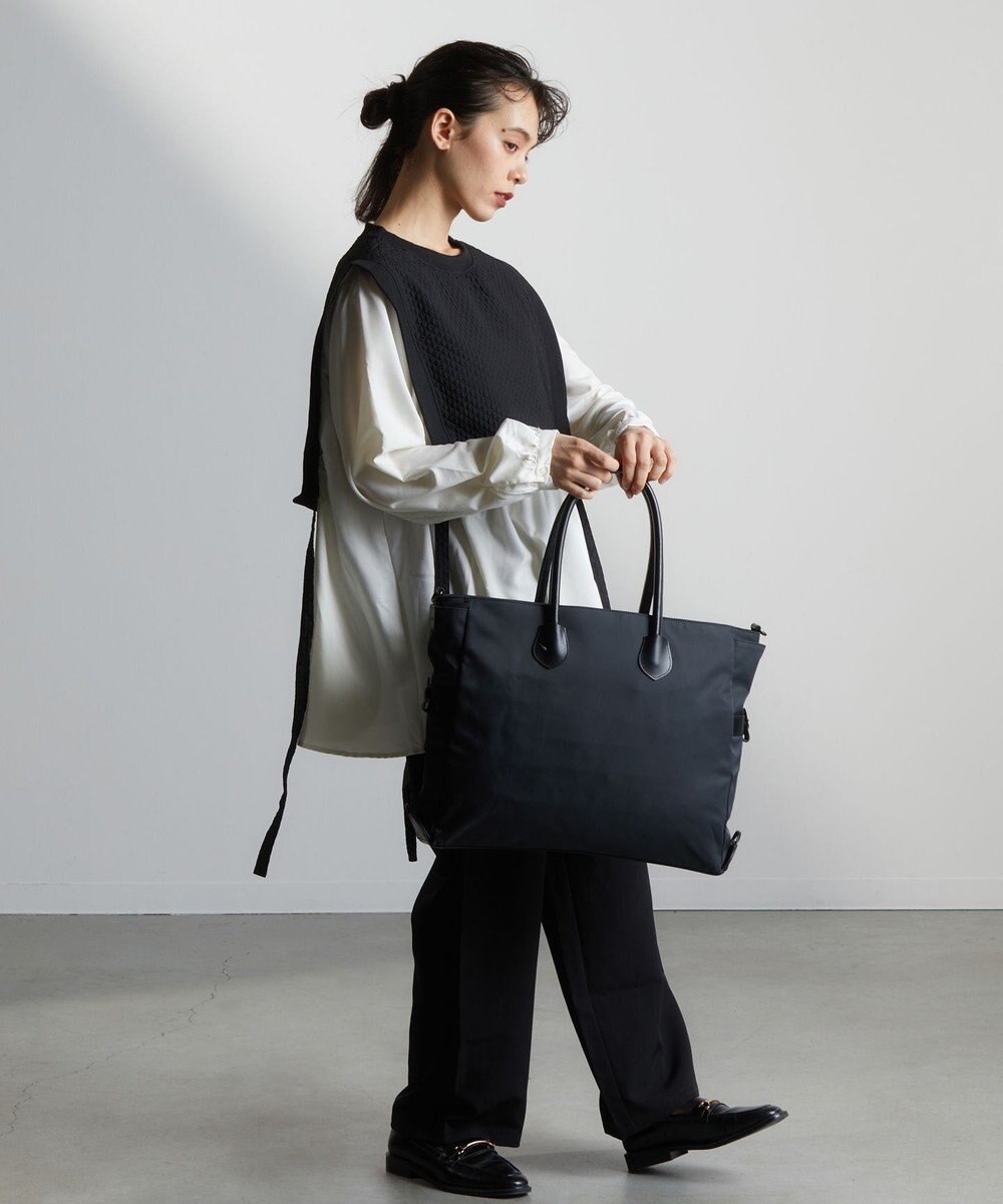 Y'SACCS ナイロン×リサイクルレザー　ホック2WAYトート　Mサイズ 