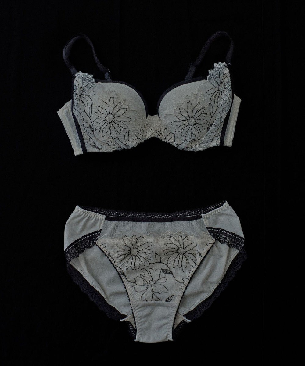 AMPHI 【otona MUSE WEB掲載】 ショーツ 【BRAGENIC ブラジェニック ぴたっとフィットタイプ】 BMI257とペア アウターにひびきにくい(裾) PMI157 アンフィ／ワコール 