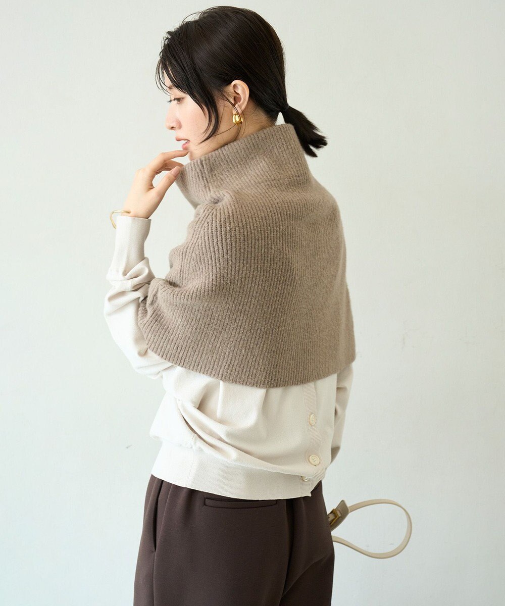 UNFILO 【WEB/一部店舗限定】ふわふわニット ケープスヌード 