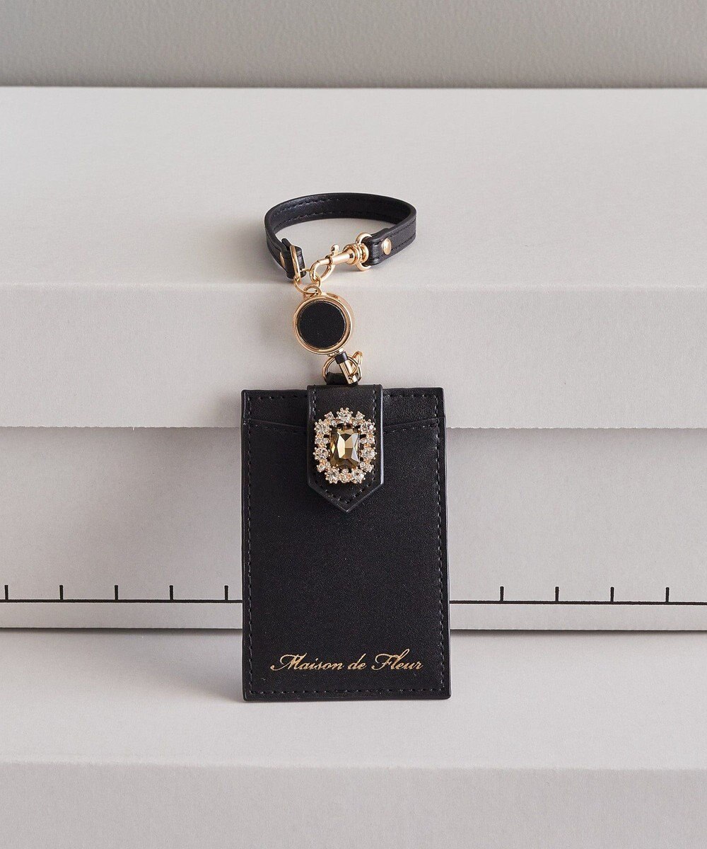 Maison de FLEUR バイカラービジューリールパスケース 