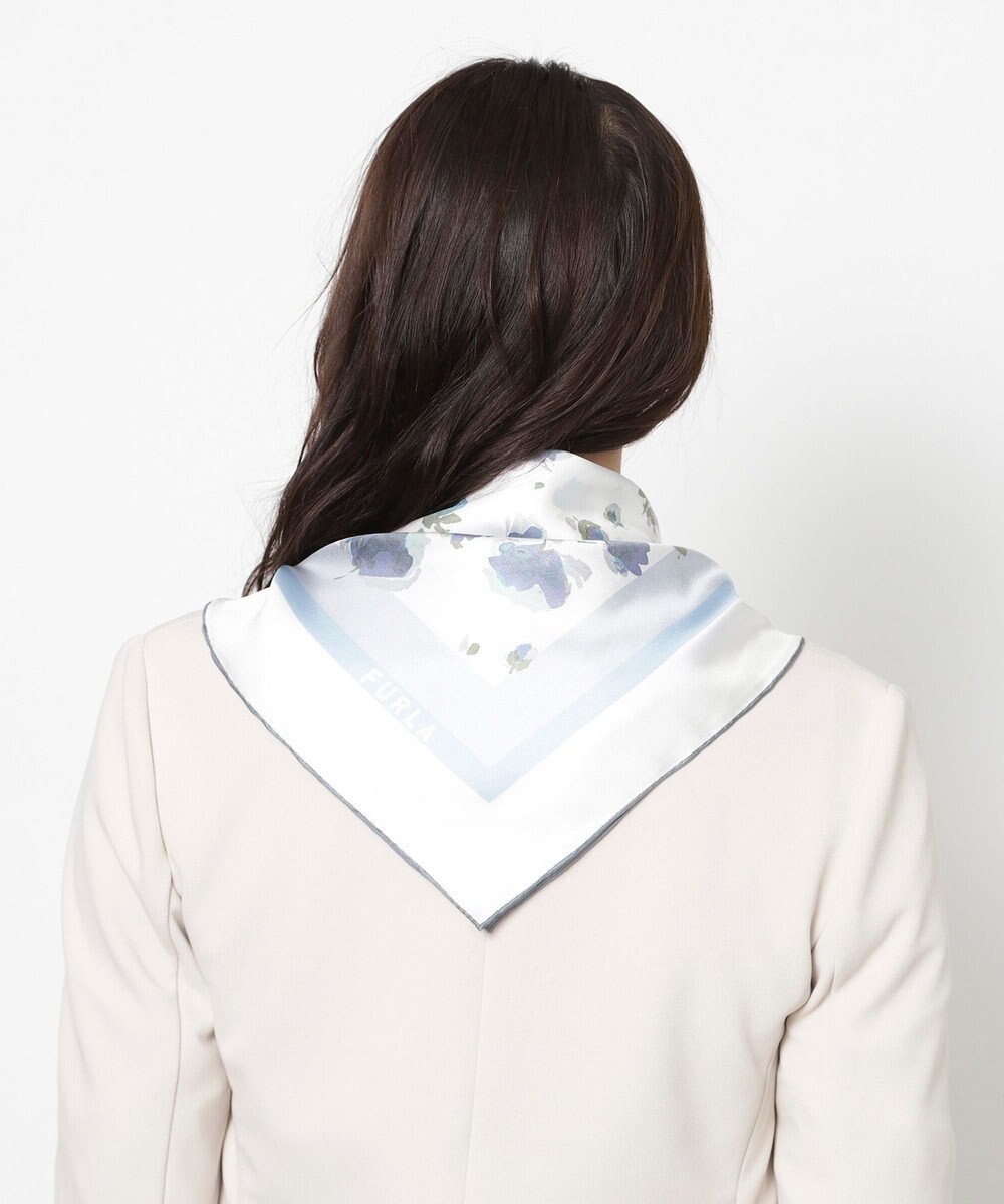 MOONBAT FURLA(フルラ)シルクツイル 水彩フラワー スカーフ 88cm×88cm 