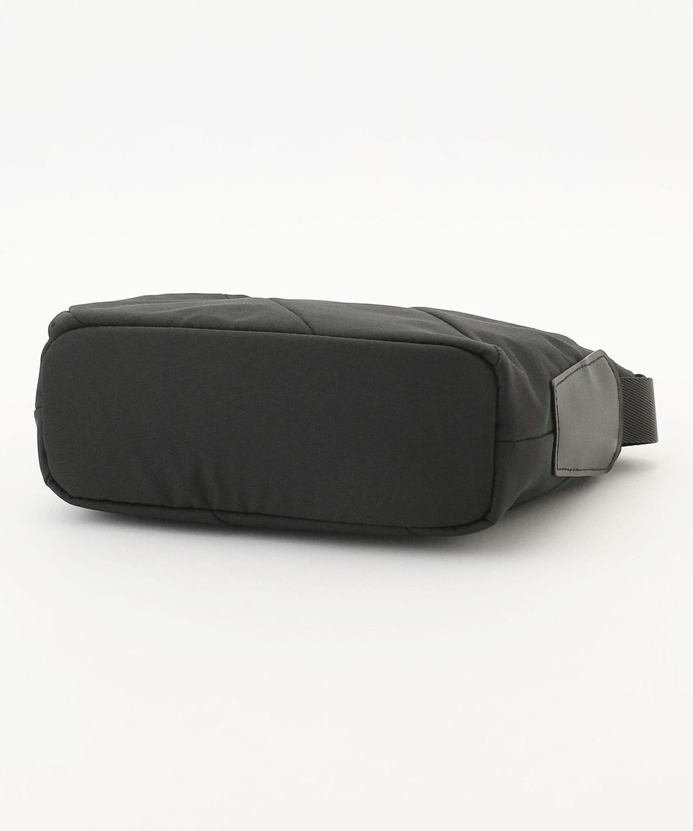 Y'SACCS ストリームラインポシェット 