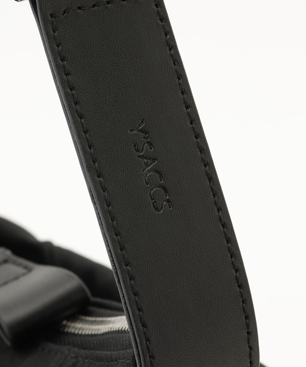 Y'SACCS ストリームラインポシェット 