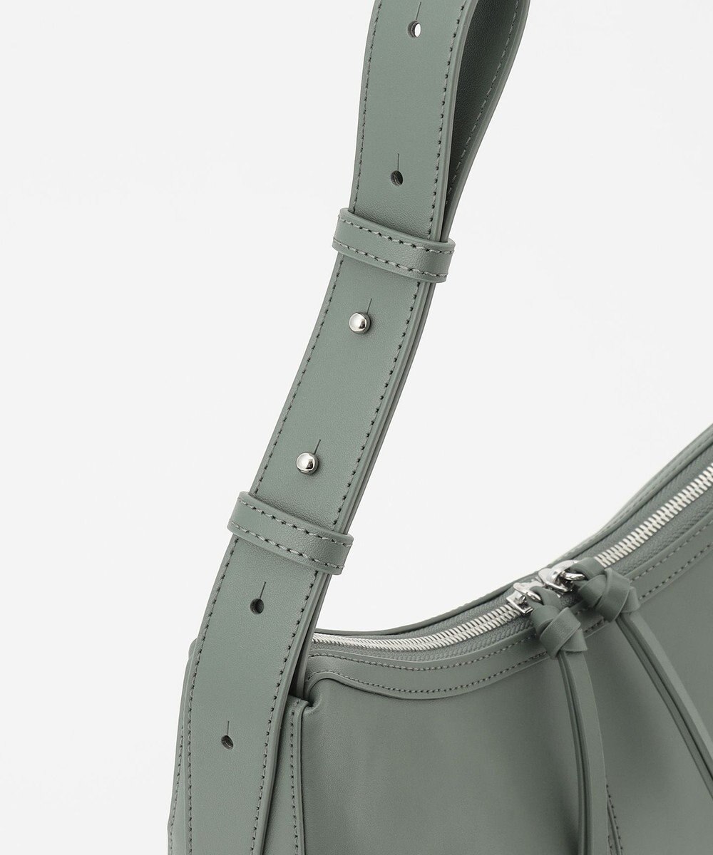 Y'SACCS ハーフムーンボディショルダーバッグ 