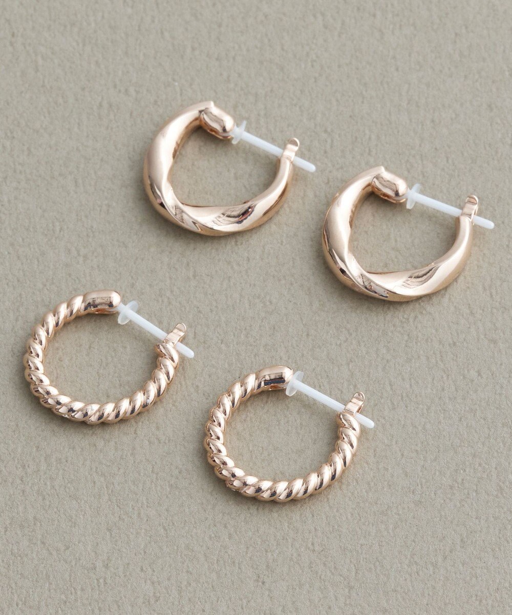 Phoebe 【金属アレルギー対応】ウェーブフープセラミックピアス　シャンパンゴールド 