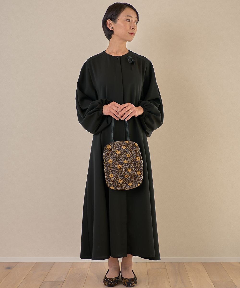 muuc ブラックフォーマルドレス〈礼服・ 喪服・日本製・オールシーズン〉〈上品なAライン・袖口ゴム・体型カバー・美しい落ち感〉〈冠婚葬祭・卒入学・日常着・前開き羽織り〉 