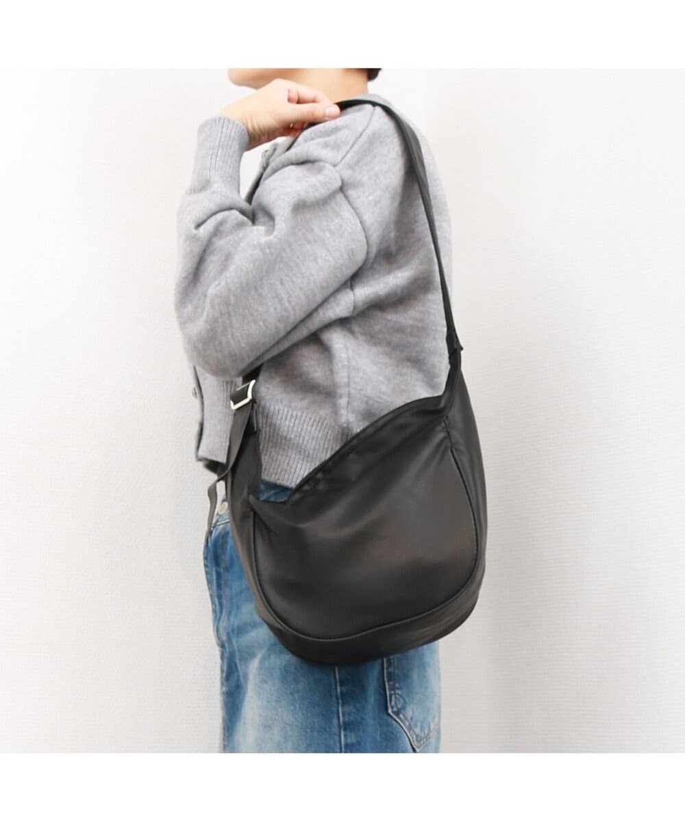 UNBILLION カシュカシュ cachecache / レザータッチソフトショルダーバッグ 