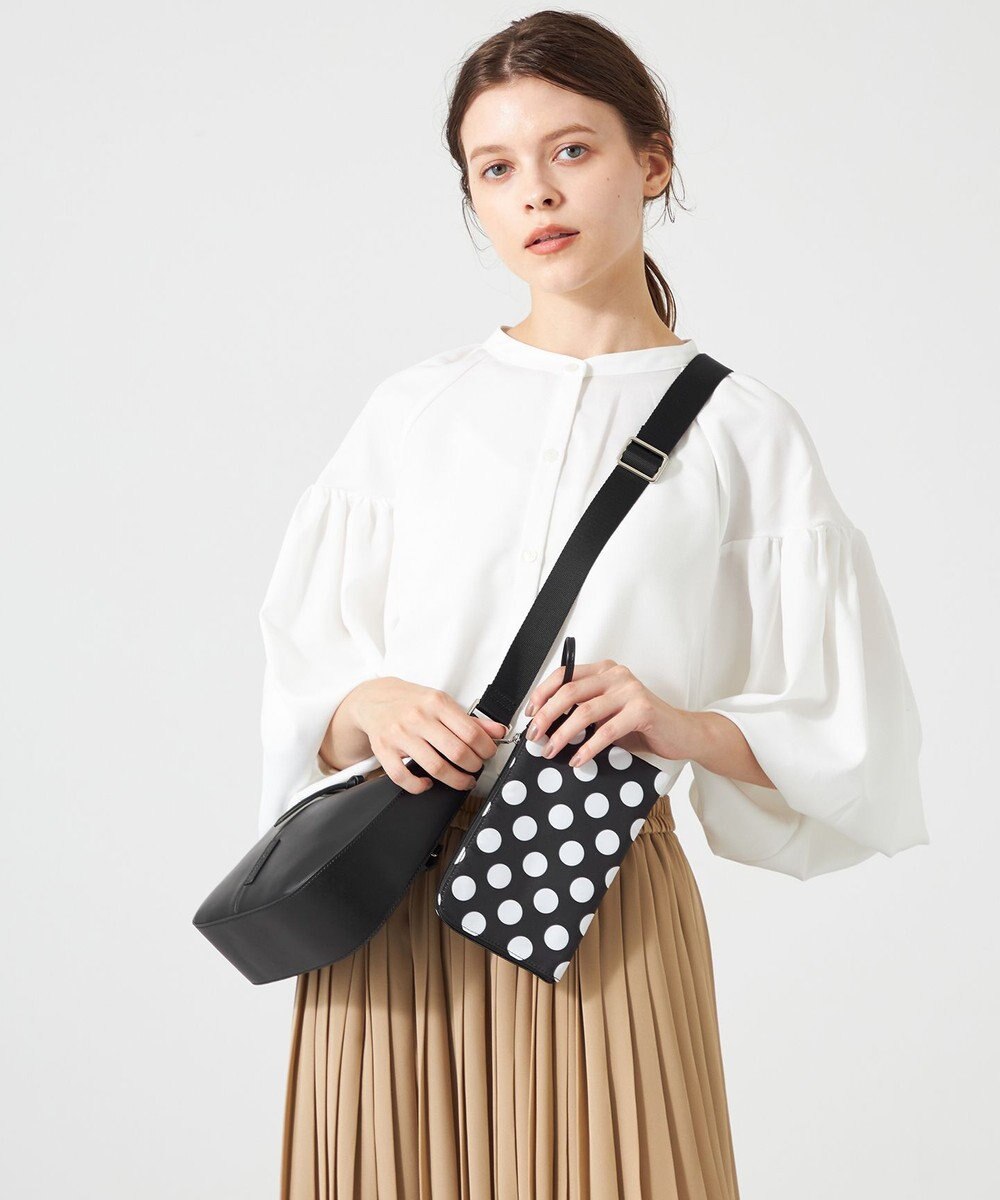 Y'SACCS イタリアンシープ　マルチポーチ付き　ホーボーバッグ 