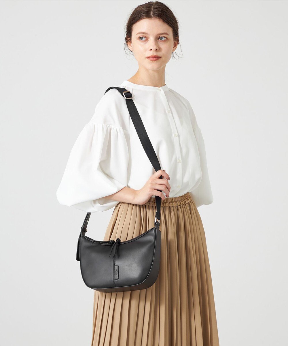 Y'SACCS イタリアンシープ　マルチポーチ付き　ホーボーバッグ 