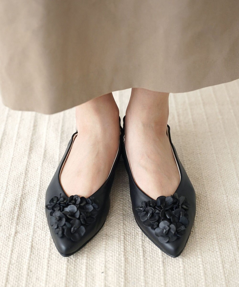 nouvelleRobe Oū 【本革・高反発】Floral decoration ポインテッドトゥ パンプス 